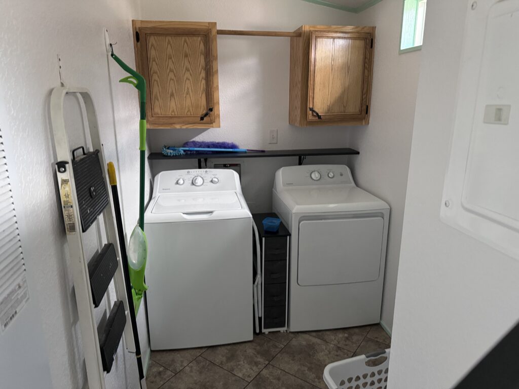 Deluxe Rental Cabin Laundry